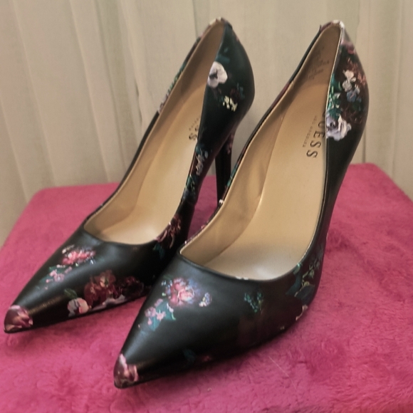 GUESS,Floral pumps size 7.5us, NWOT - Picture 7 of 7